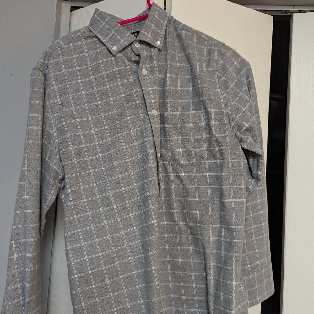 Men 's medium Under 510 Flannel long sleeve button down shirt